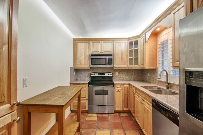 Foto del edificio - 240 N County Rd
