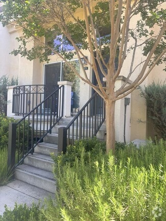 Building Photo - 172 Stockwell Dr