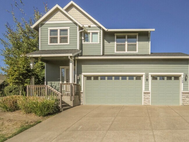 Foto del edificio - 3 Bedroom Corner lot Coming Soon in Carlton !