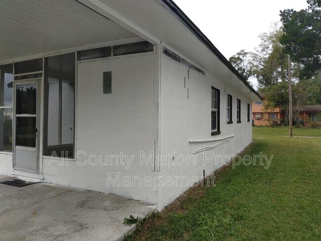 Foto del edificio - 1119 SW 6th St