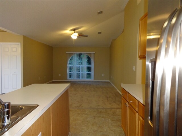 Building Photo - 1657 SE Airoso Blvd