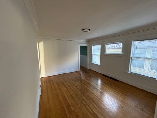 Foto del edificio - Charming Queen Anne Home AVAILABLE NOW