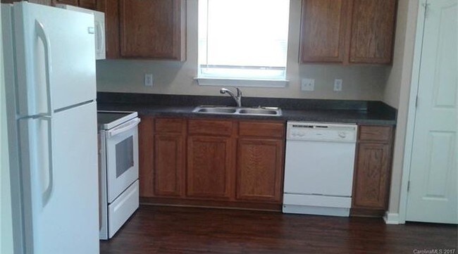 Photo - 1138 Stonehenge Ln House