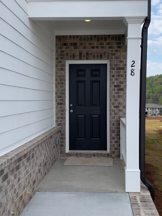 Building Photo - 28 Briarwood Dr E