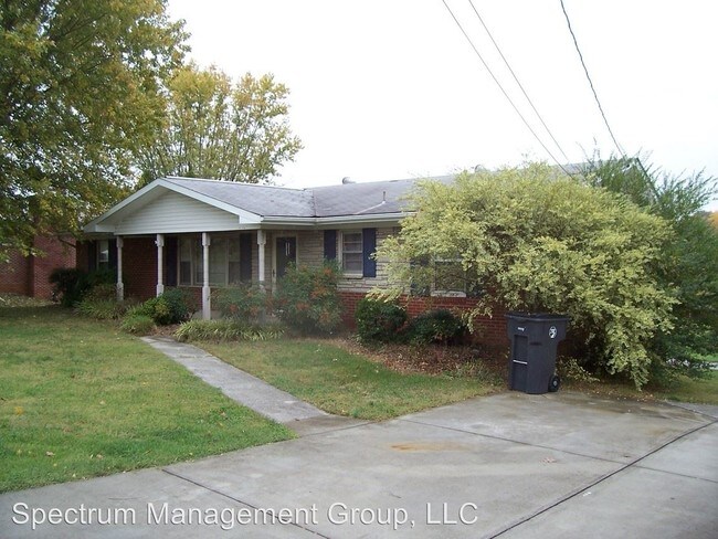 Building Photo - 1515 Meadow Lane Cir
