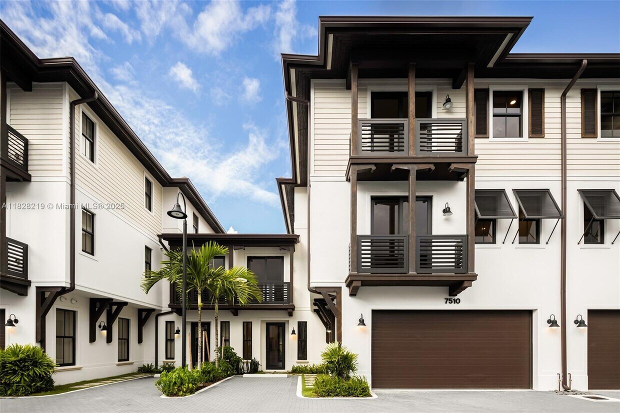Primary Photo - 7510 SW 100th St