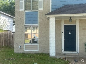 Building Photo - 5007 Meandering Ln