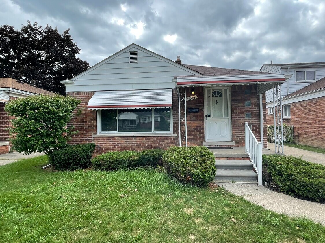 Primary Photo - 10036 Laurence Ave