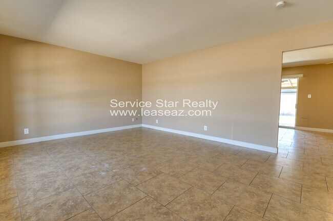 Building Photo - 3433 W Claremont St