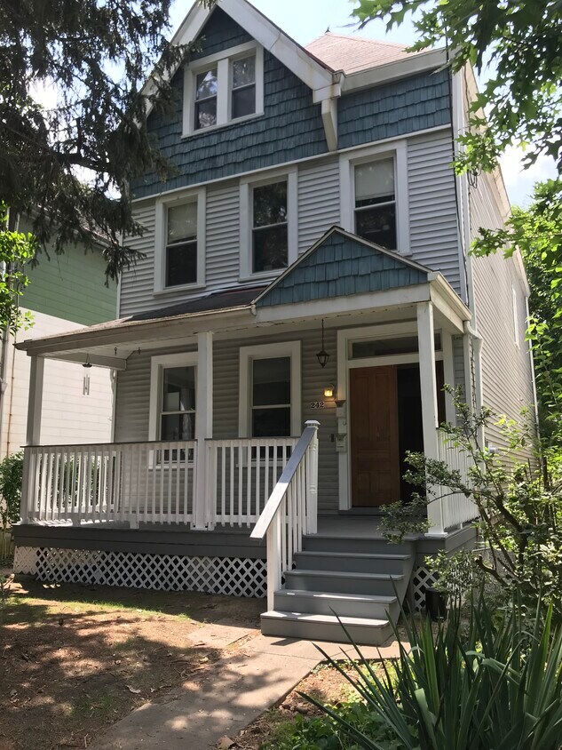 242 Lehigh Ave Unit 1, Shadyside, PA 15232 Apartments in Shadyside