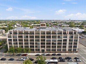 Building Photo - 3963 W Belmont Ave