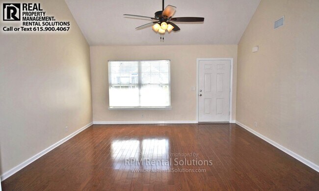 Building Photo - Wonderful 2BR/2.5BA+loft, end unit Mboro t...