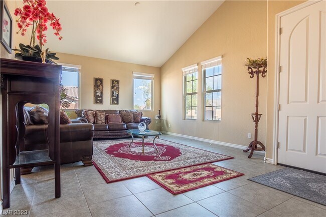 Foto del edificio - 7324 White Bloom Ave