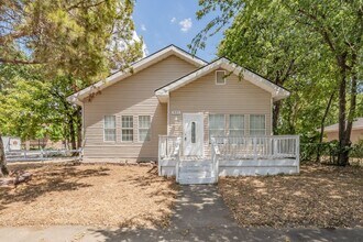 Building Photo - 401 S Anglin St