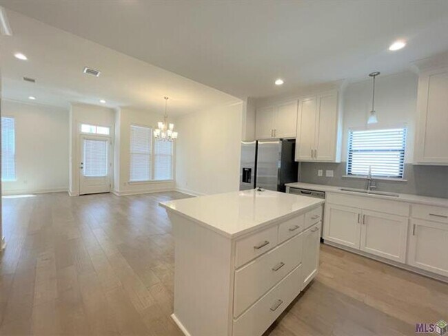 Foto del edificio - 3 Bedroom With a Bonus Room In Central School District!