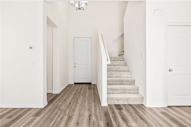 Foto del edificio - 12511 Ava Loma St