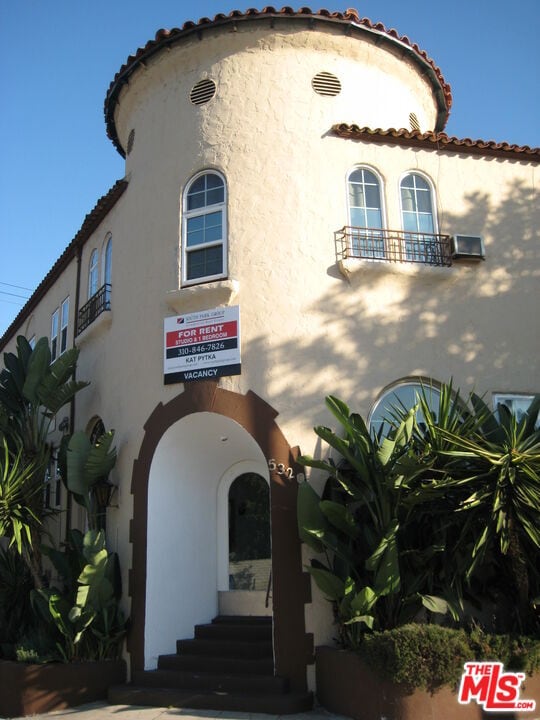 Foto del edificio - 5320 W Olympic Blvd