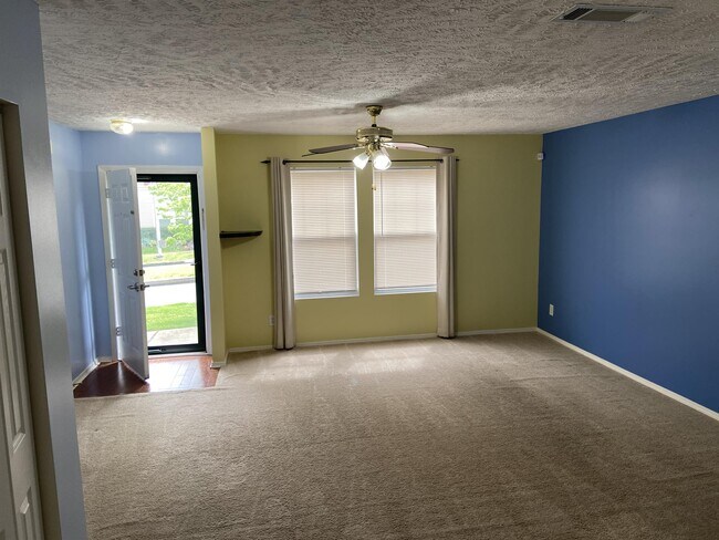 Building Photo - 5829 Monroe Crossing