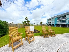 Building Photo - 500 Tiki Dr