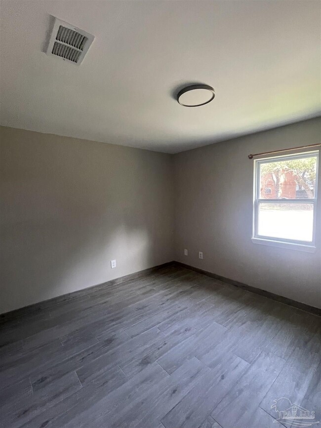 Foto del edificio - 7240 Hilburn Rd
