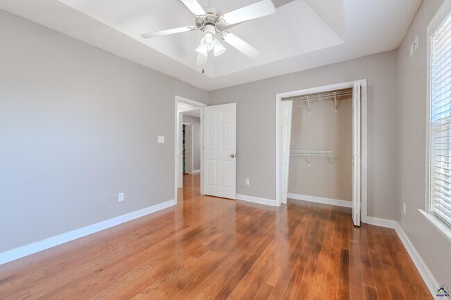 Foto del edificio - 611 Bay Laurel Cir