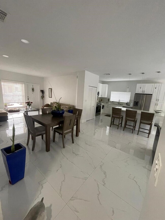 Foto del edificio - 15548 SW 19th Ln