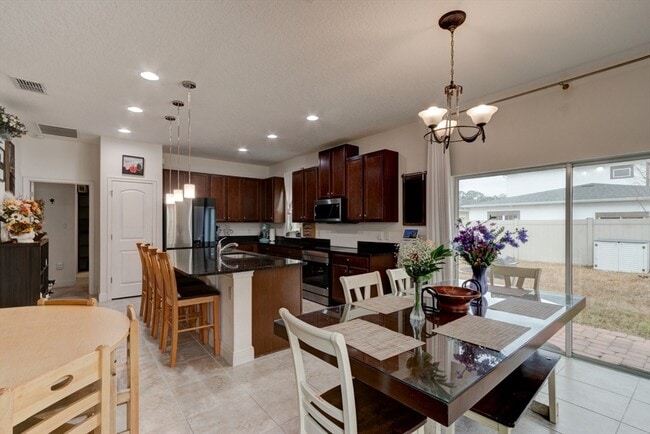 Building Photo - 5424 Estero Loop