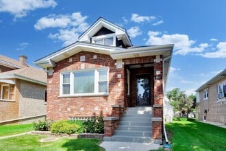 Building Photo - 7922 W Elmgrove Dr