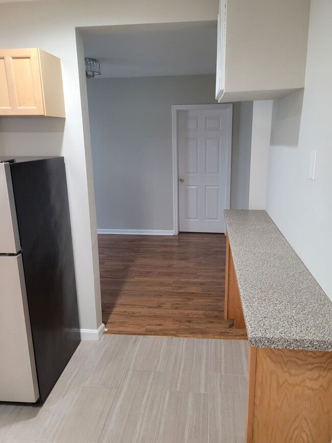 Building Photo - HOT NORTH END LISTING!!!!