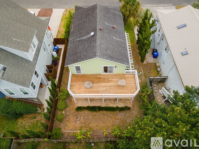Building Photo - 923 Searidge Ln