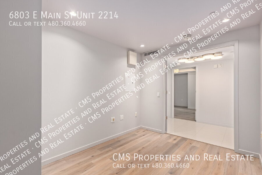 Foto principal - 6803 E Main St