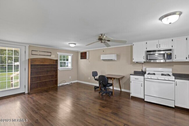 Foto del edificio - 1038 Harrell's Loop Rd