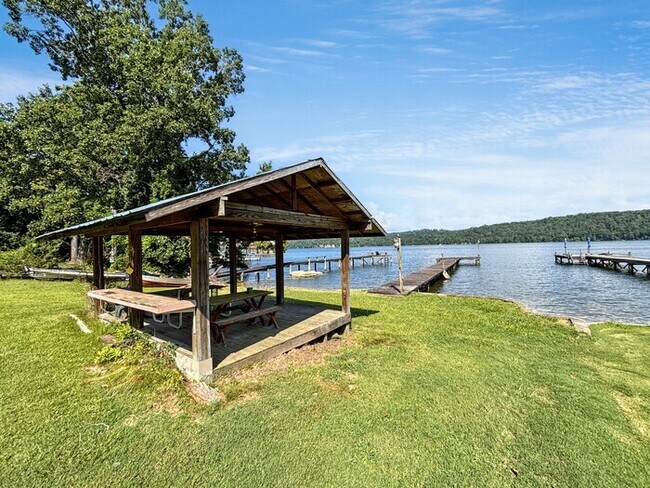 Foto del edificio - 5709 Vincent Rd