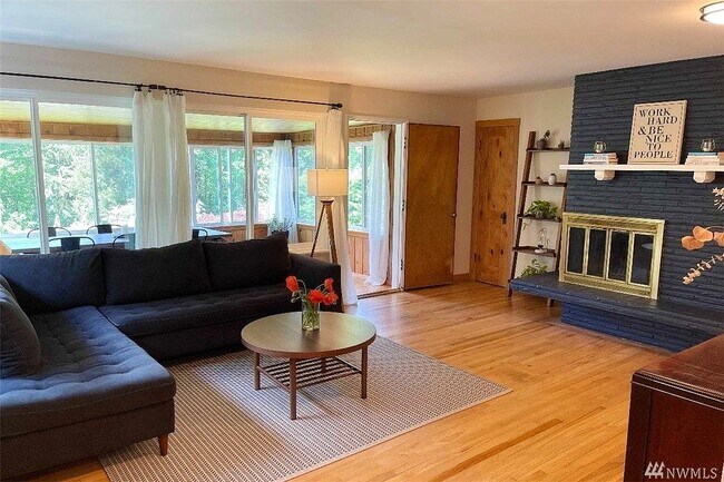 Foto del edificio - 11825 26th Ave SW