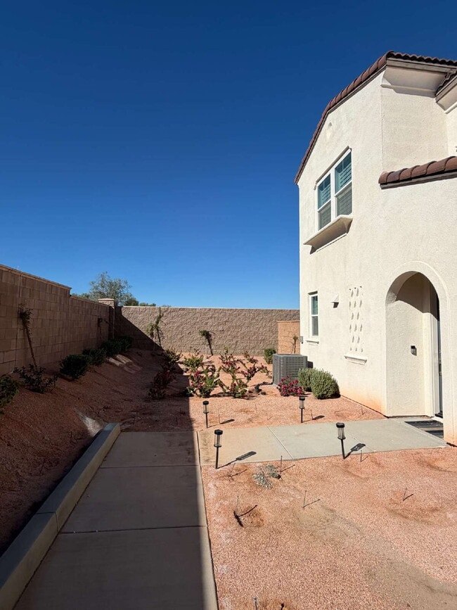 Building Photo - 4 Bedrooms in University Park Available For Rent in January 2026