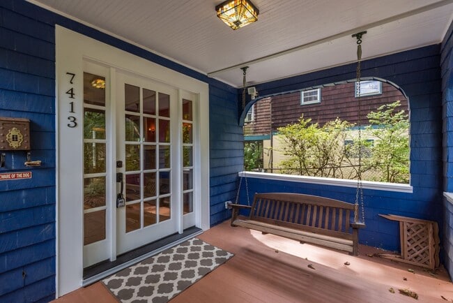 Foto del edificio - 3 Bed 2.5 Bath - Takoma Park Craftsman - Spacious Rear Deck