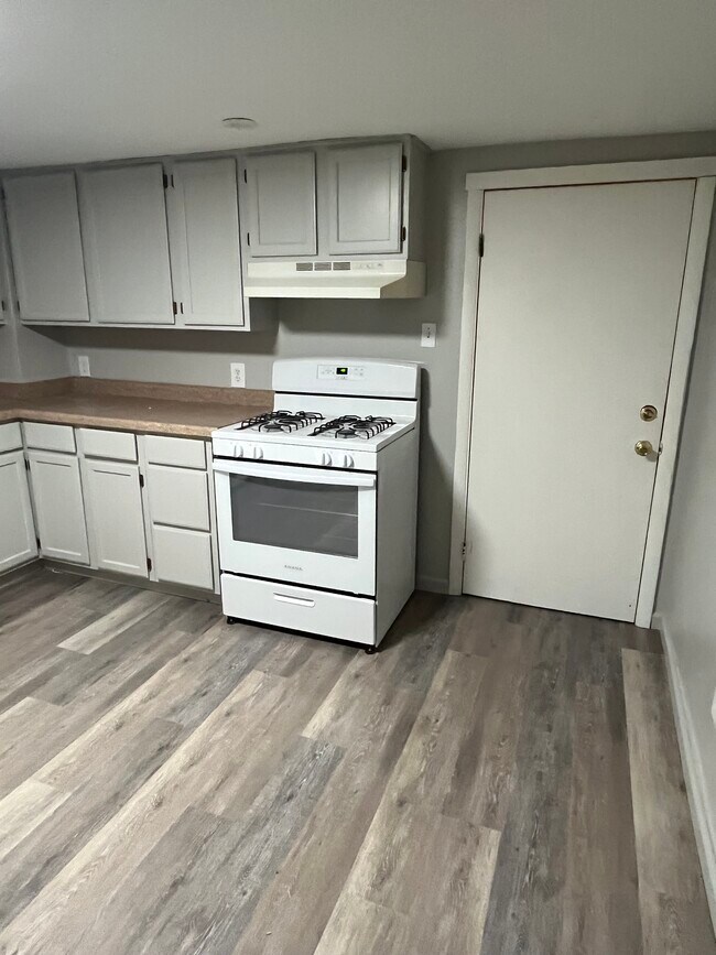 Photo - 111 Kline Ave Apartments