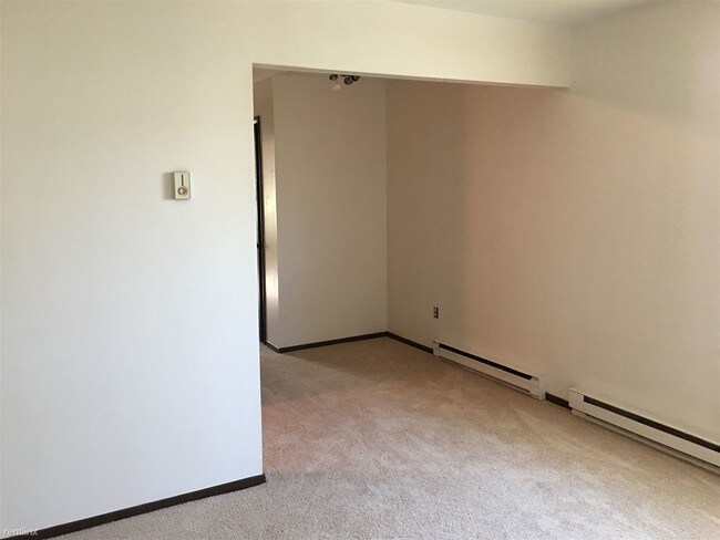 Building Photo - 2632 Ellet Ave