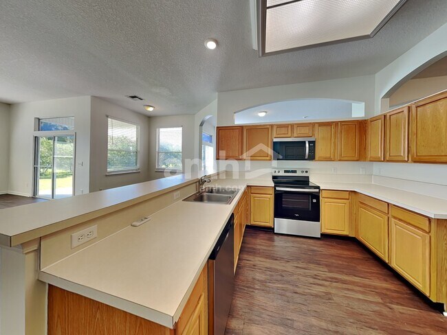 Foto del edificio - 341 Diana Ct