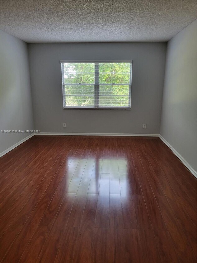 Foto del edificio - 1300 SW 125th Ave