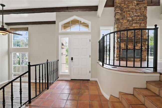 Foto del edificio - 6031 Shadowbrook Cir