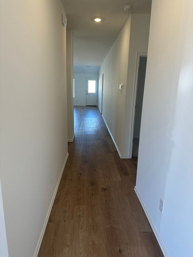 Foto del edificio - *50% off First Month's Rent + NO HIDDEN FEES* BRAND NEW Three Bedroom | Two Bathroom Home in Purcell