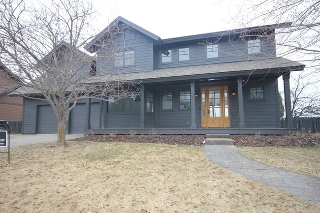 Building Photo - 1023 Creekview Dr
