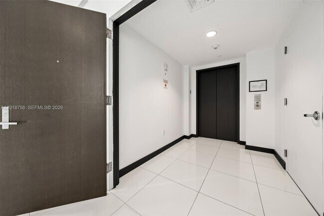 Foto del edificio - 900 Biscayne Blvd
