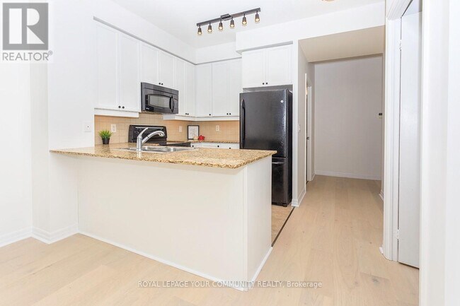 Building Photo - 225-2225 Webb Dr
