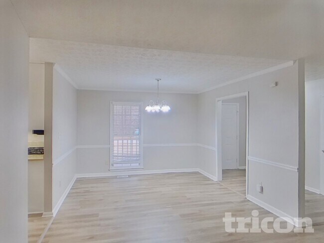 Foto del edificio - 555 N Oakland Cir