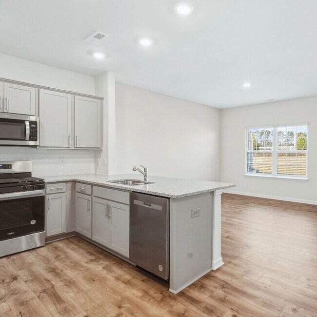 Foto del edificio - 153 Leo St