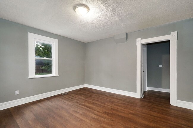Building Photo - 2347 N Lyon Ave