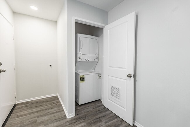 Interior Photo - 960 N. Alfred