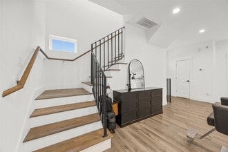 Building Photo - 2056 Johanna Dr